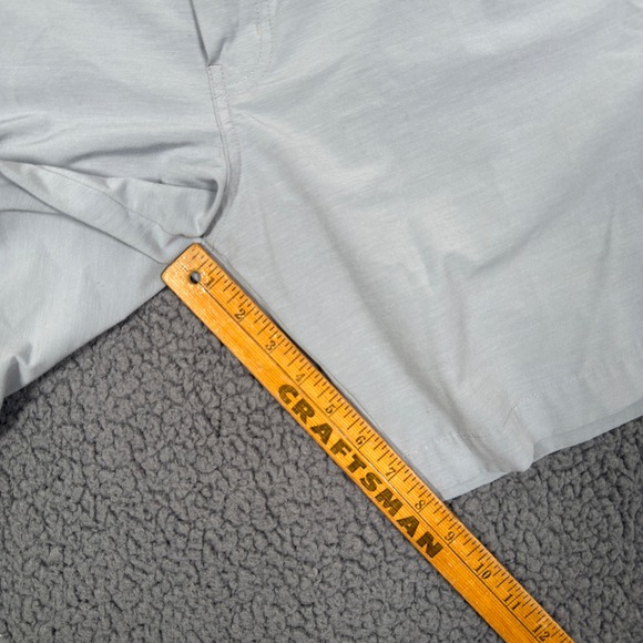 Travis Mathew Shorts Mens 32 Gray Bermuda Golf Performance Stretch Waist Flat 8" - Picture 9 of 11